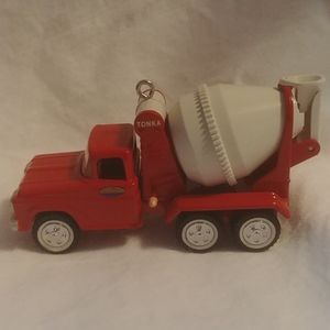 **5 for $20 Hallmark TONKA 1961 Cement Truck Ornament